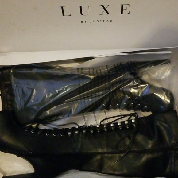 WOMENS LUXE BY JUSTFAB NEW HEELS BOOTS 6.5 - Picture 5 of 7